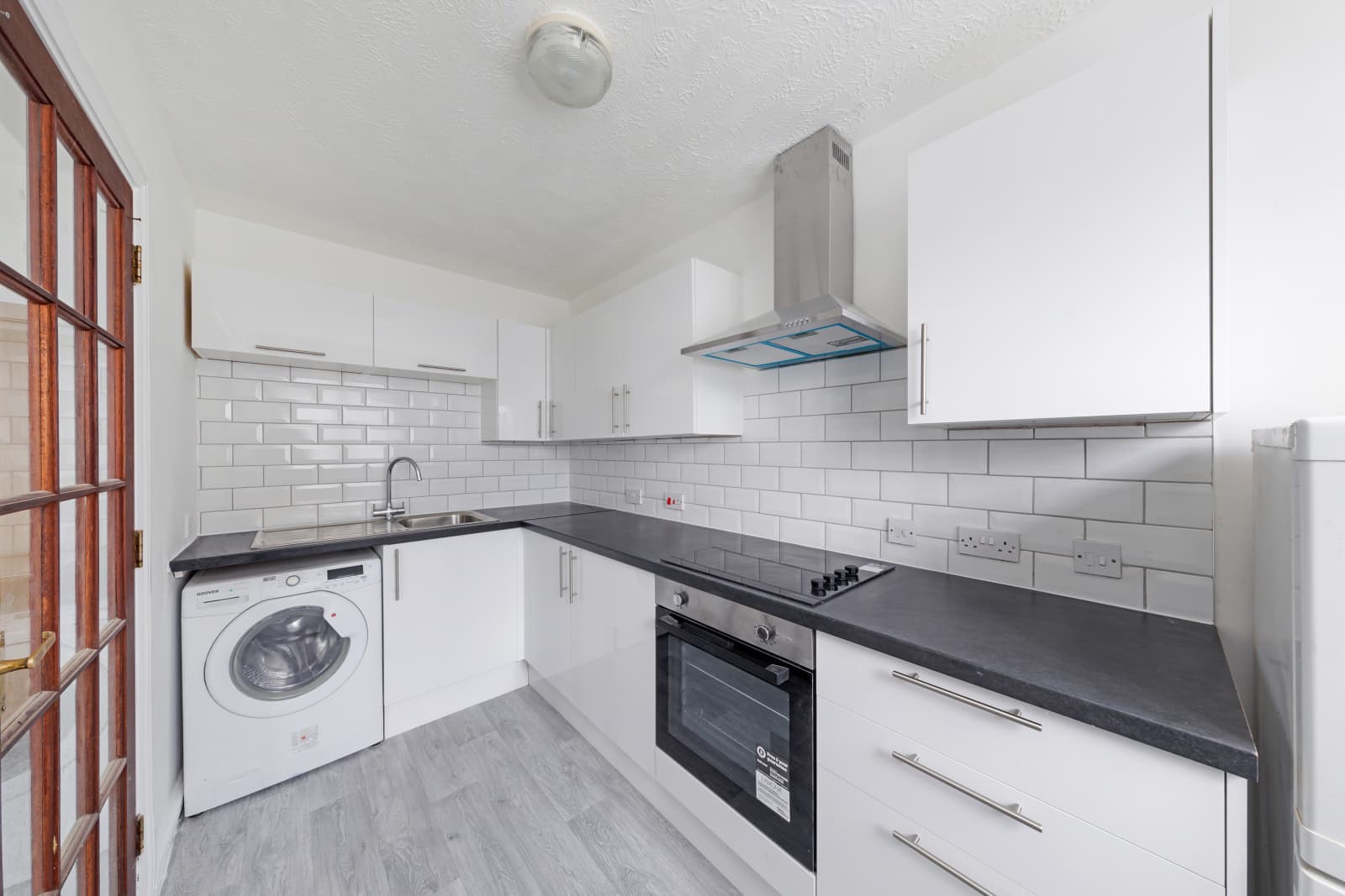 Hartley Court, Mitcham, CR4 - Image 2