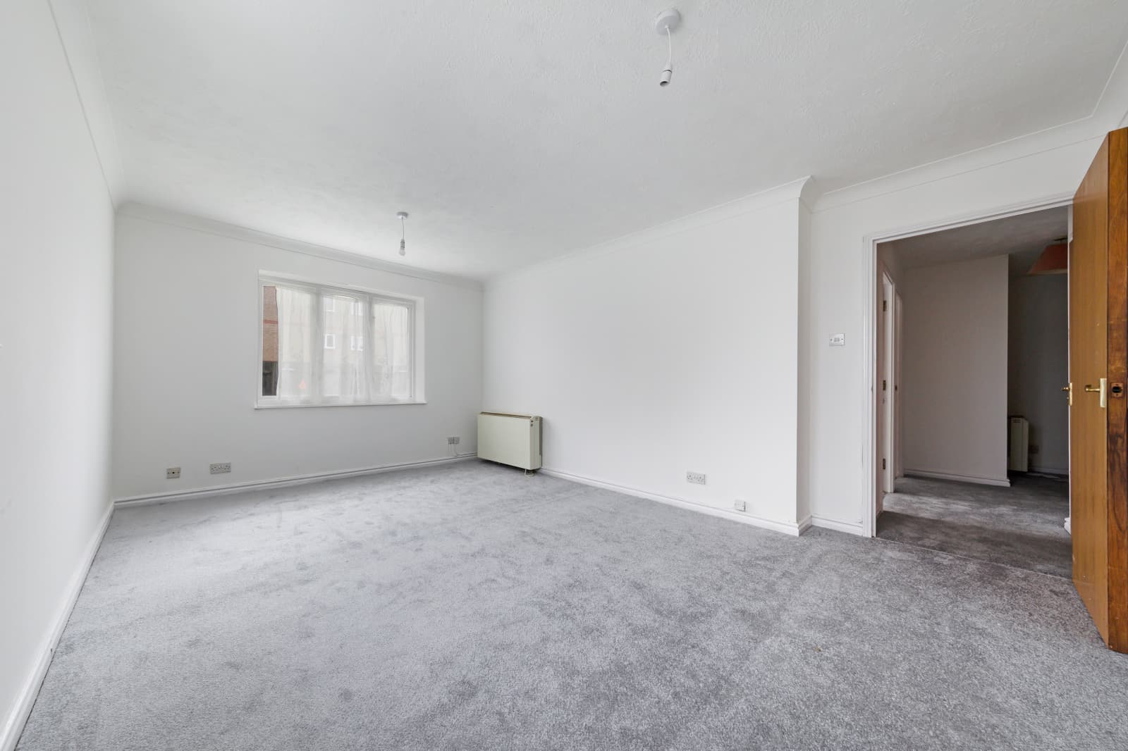 Hartley Court, Mitcham, CR4 - Image 4