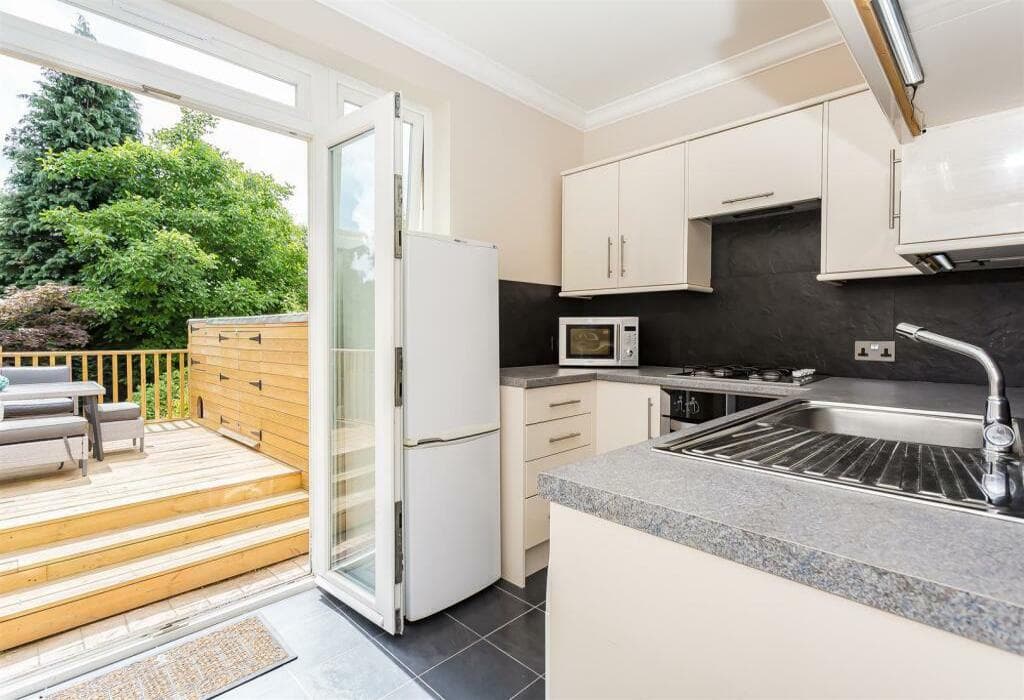 Bramley Road, Cheam, SM2 - Image 3