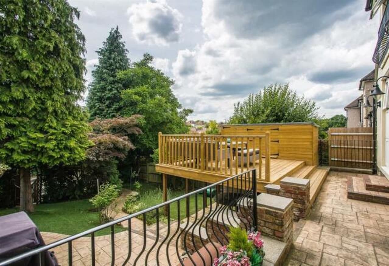 Bramley Road, Cheam, SM2