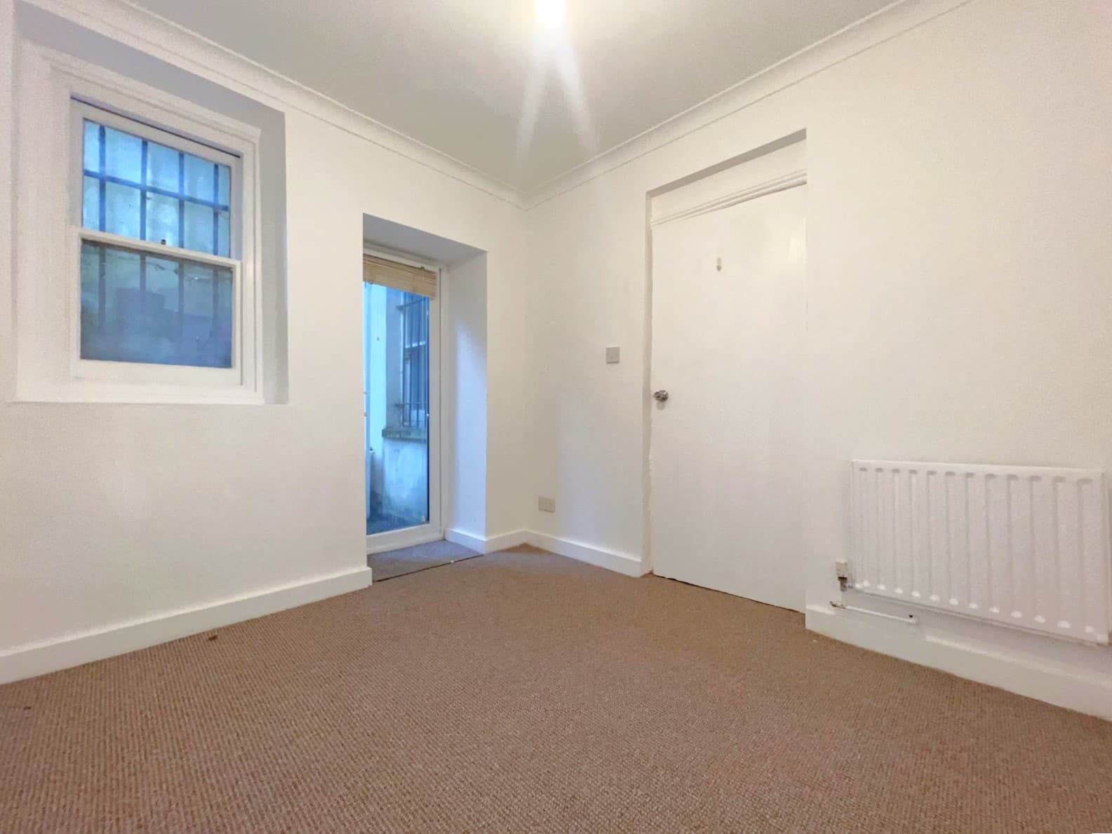 Camberwell Road, London - Image 9
