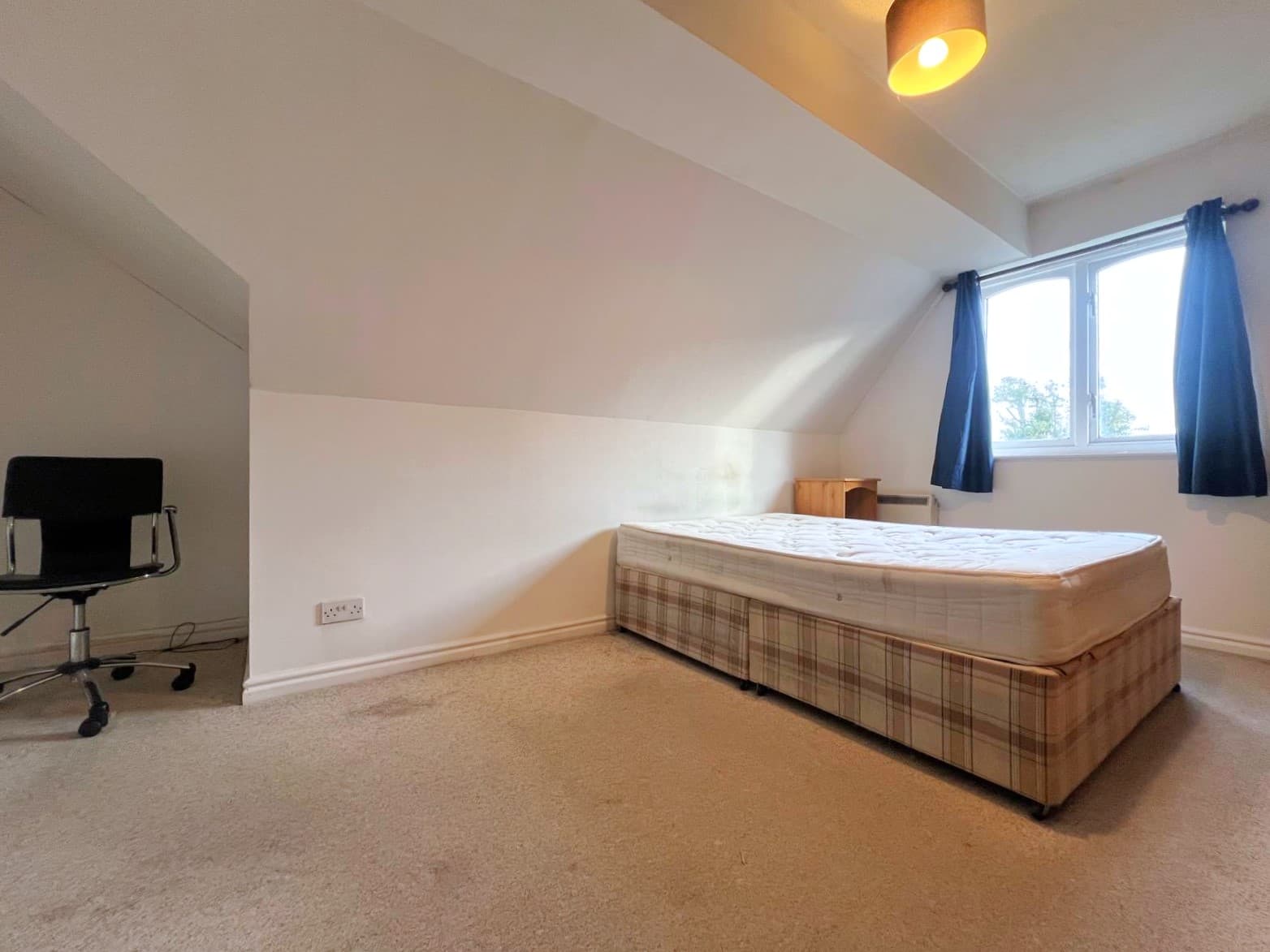 Wells Court, Longfield Drive, CR4 - Image 3