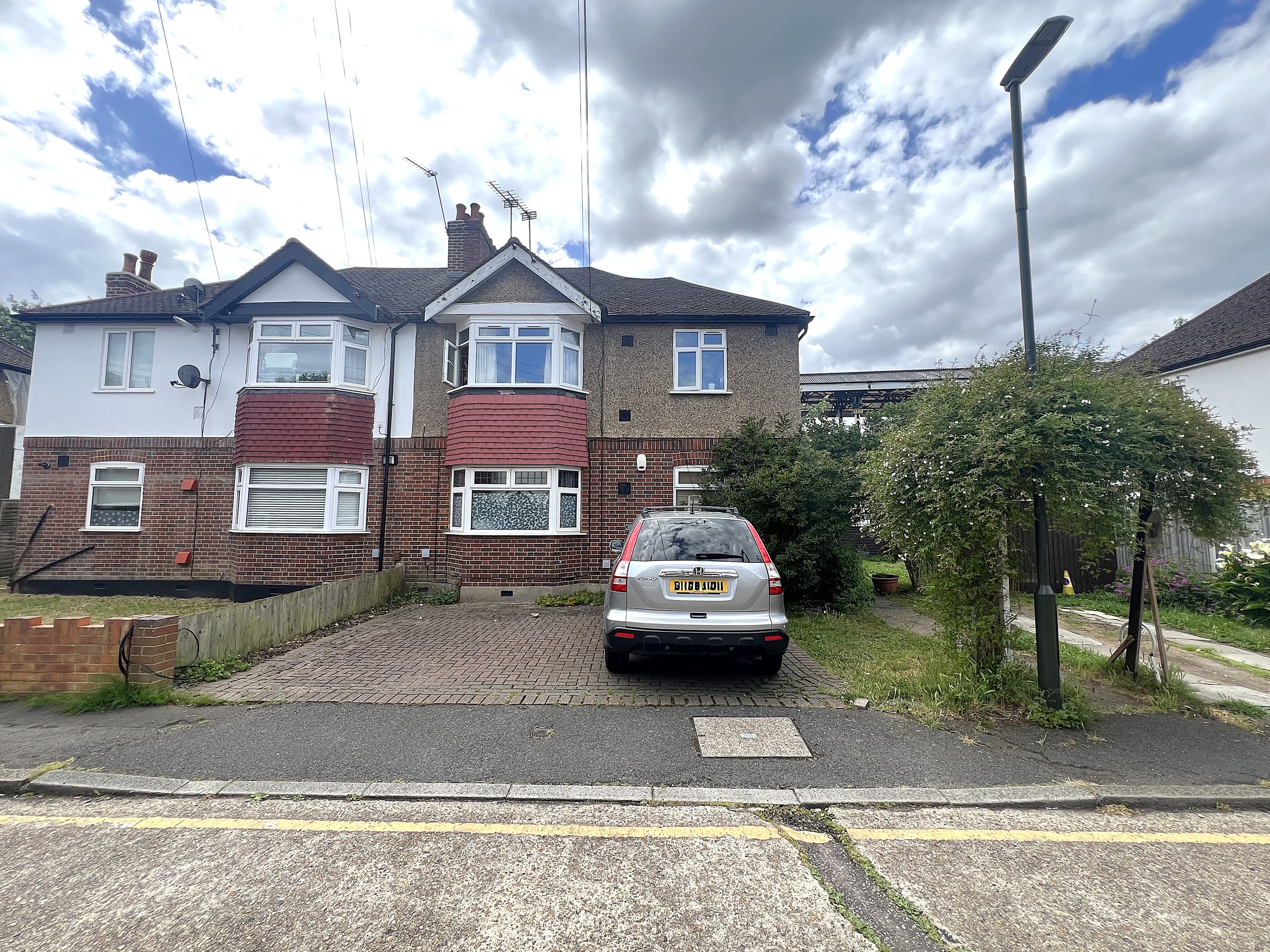 Rothesay Avenue, SW20 - Image 11