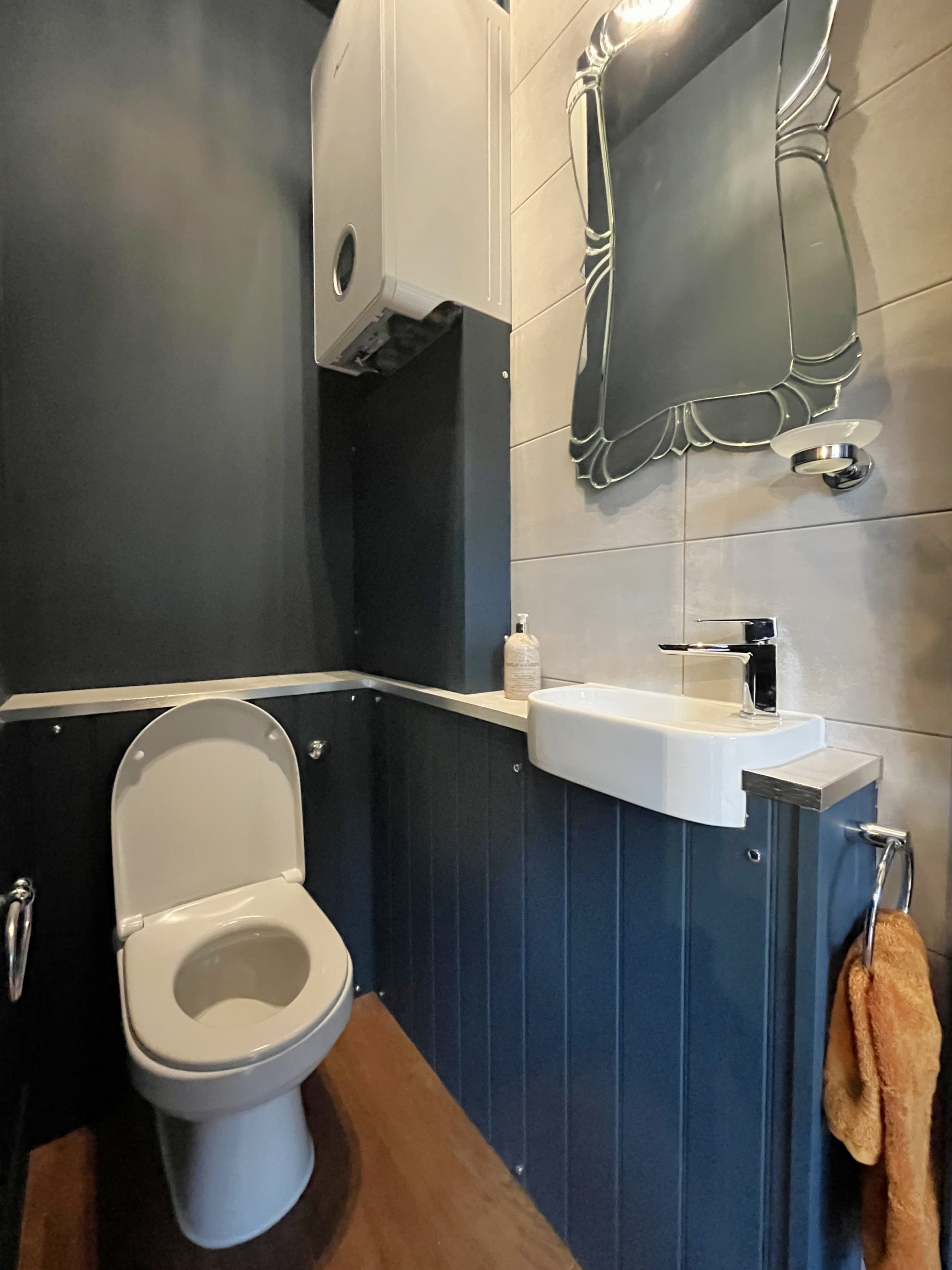 Victory Road, Wimbledon, London, SW19 1HW - Image 14