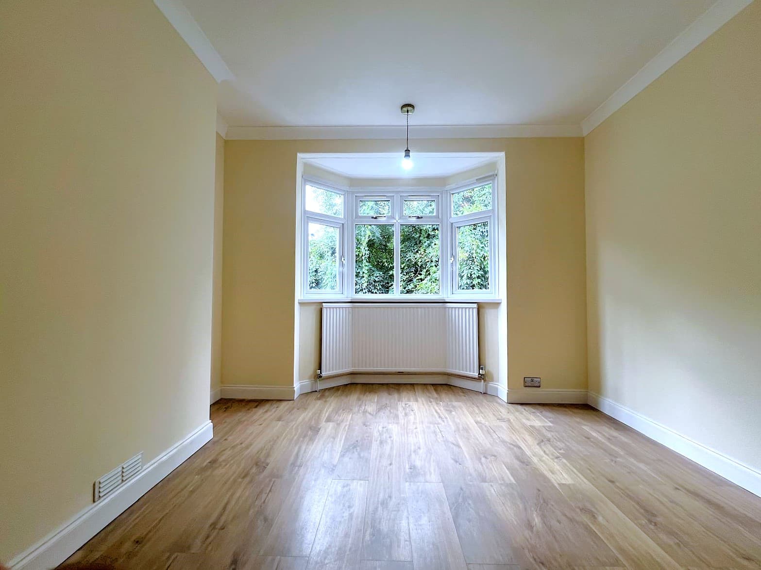 Rothesay Avenue, SW20 - Image 5