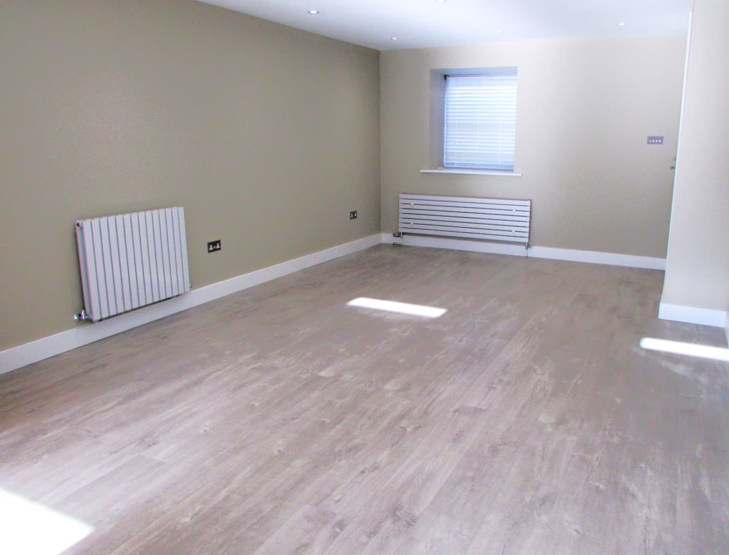 Hartfield Crescent, SW19 - Image 1