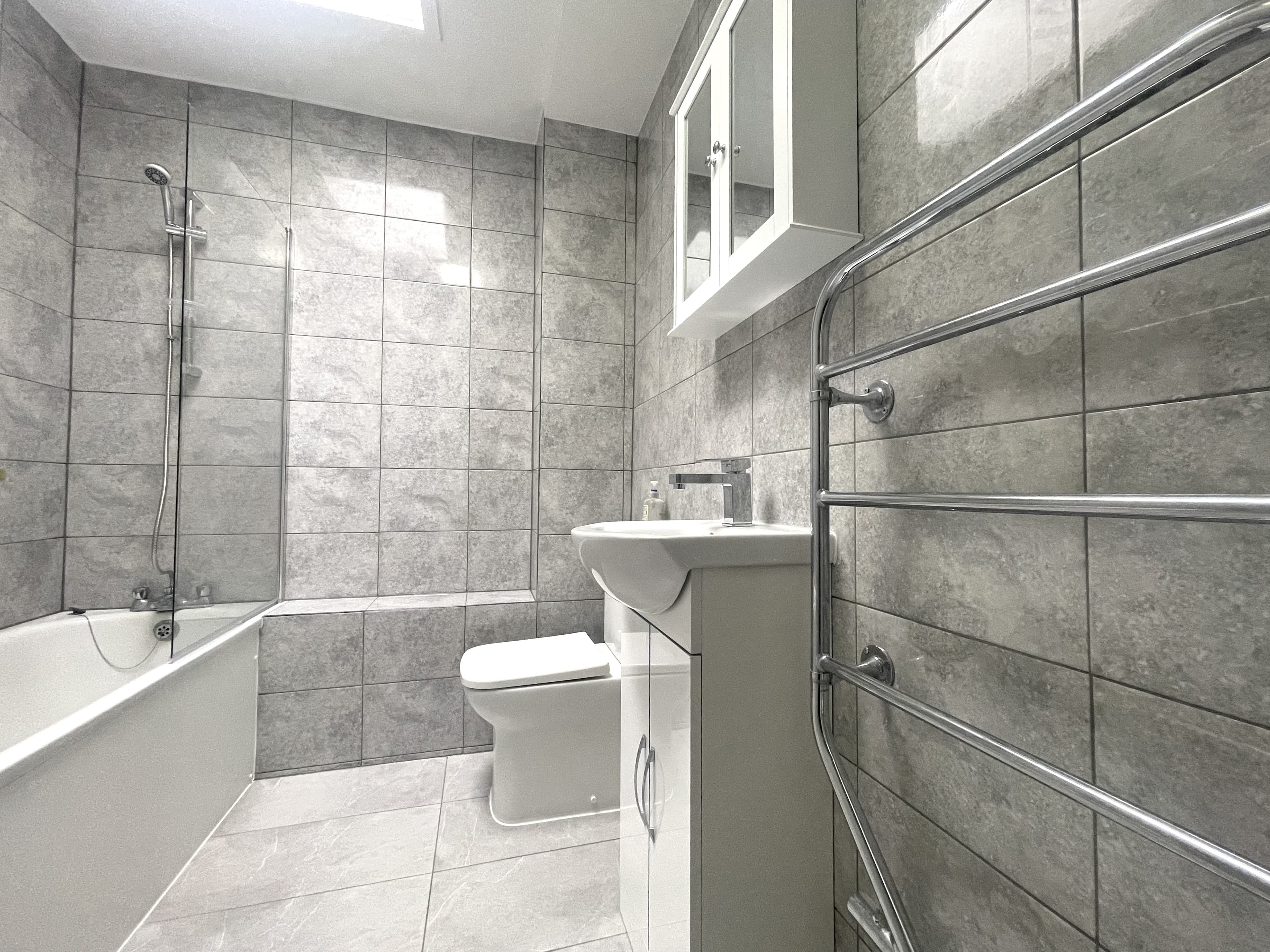 Levana Close, Wimbledon, London - Image 7