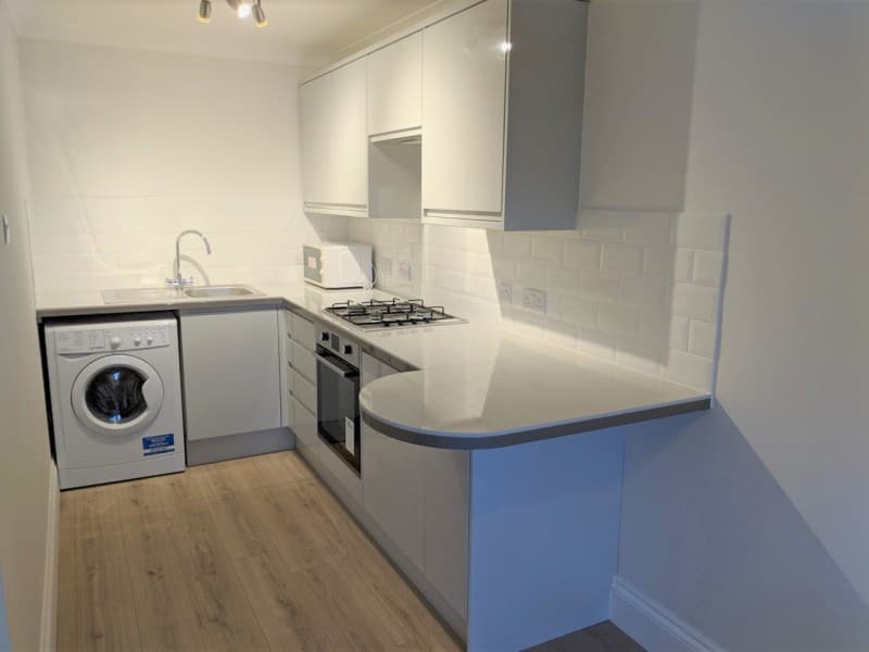 Heron Court, Mitcham, CR4 - Image 2