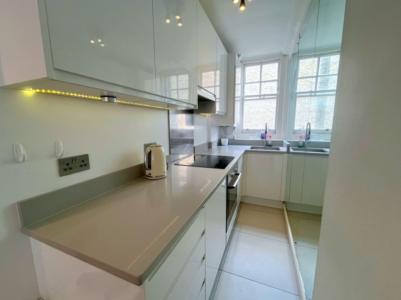 Aldwych Buildings, WC2B - Image 2